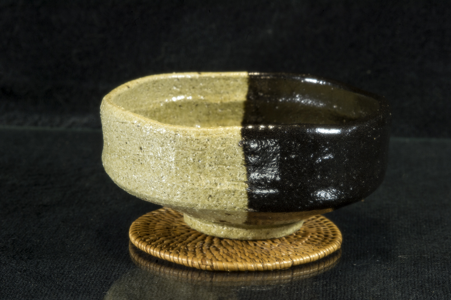 katami gawari kuro raku chawan japán matcha teáscsésze