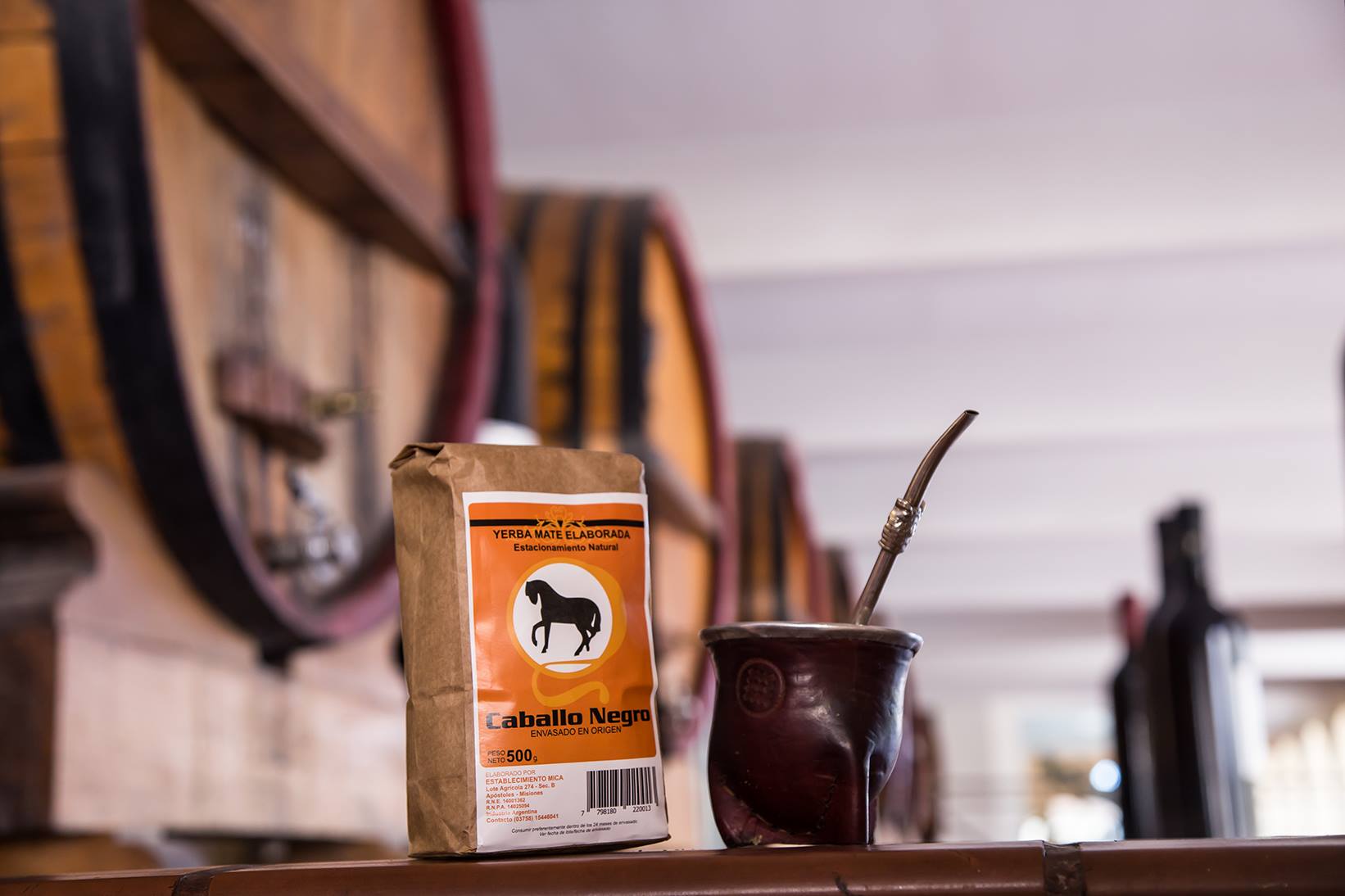 caballo-negro-yerba-mate