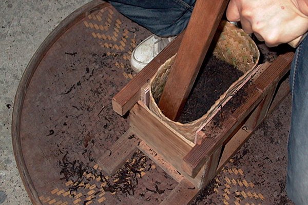 2014-Tian-Jian-Mennyei-Rugyek-hei-cha-