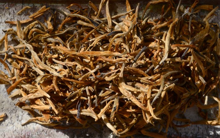 Dian Hong Da Yin Ya fekete rügytea