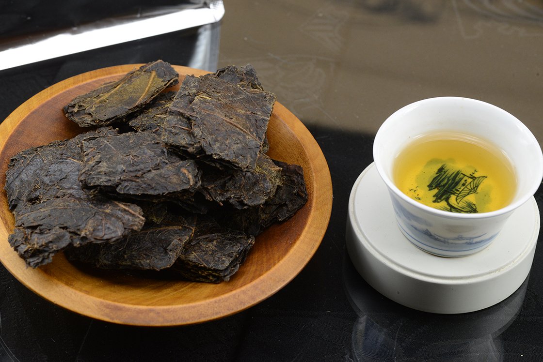 Gosihi cha japán posztfermentált tea 碁石茶