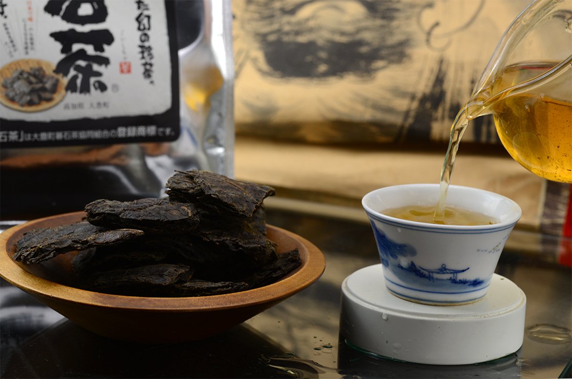 Gosihi cha japán posztfermentált tea 碁石茶