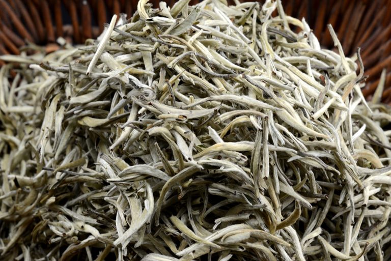 Jinggu nagy fehér szőrme fehér tea