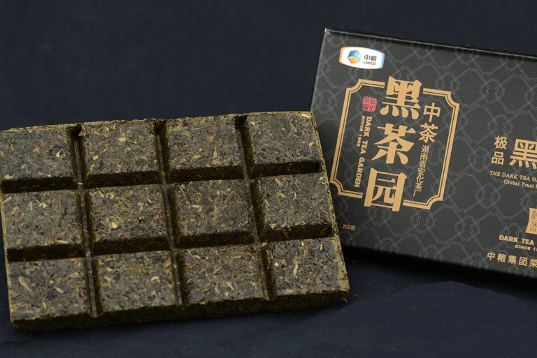 2011 Dark Tea Garden Aranyos fekete érlelt hei cha