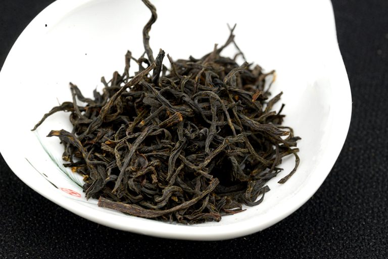 Wuyi hegyi nagylevelű vörös