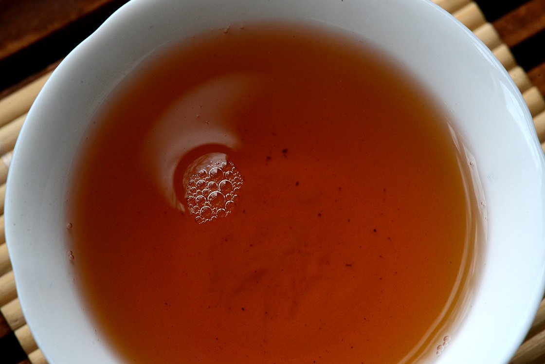 2005 Yang Chin Hao Cang Liu érlelt sheng puerh tea