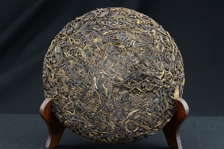 2014 Yiwu hegyi vad sheng puerh tea