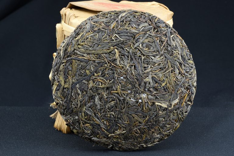 2015 Yiwu Wa Long vad sheng puer tea
