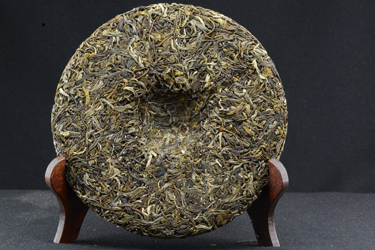 2016 Wu Liang hegyi sheng puerh tea