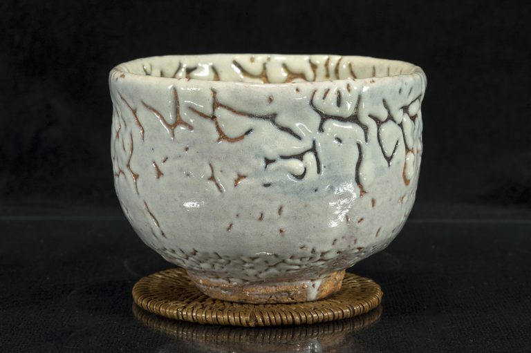 Oni Hagi teáscsésze Osuke Sakai műhelyéből.