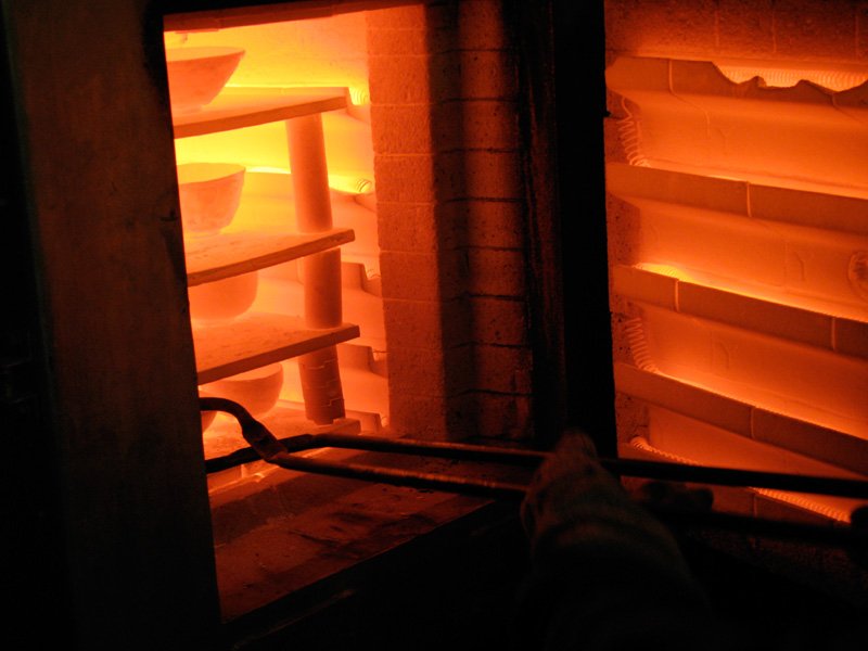 Egyre lentebb Fréderic Pagace raku csésze