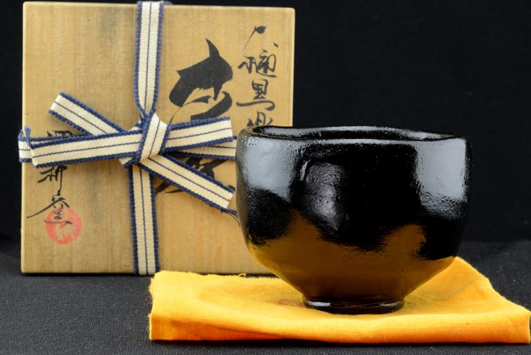 Kuro-fekete raku chawan matcha teáscsésze