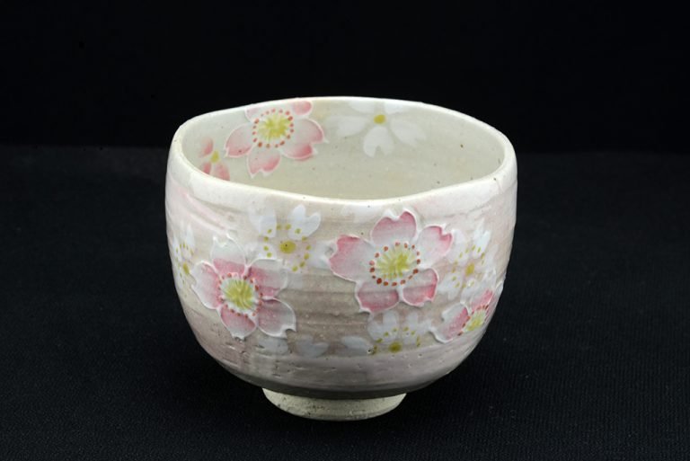 kézzel festett kiotói Hana chawan