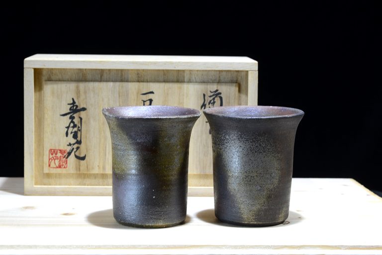 Bizen yunomi fatüzes teáscsésze pár.