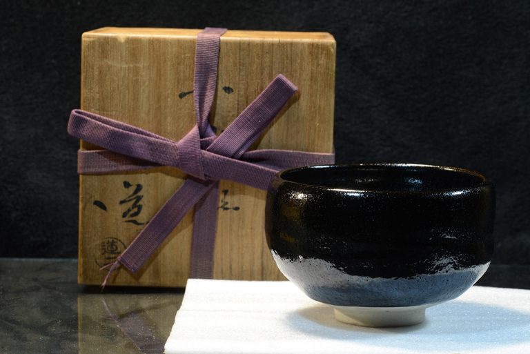 Fekete raku teáscsésze