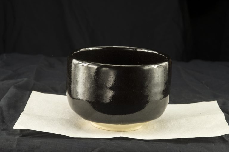 Kuro seto chawan