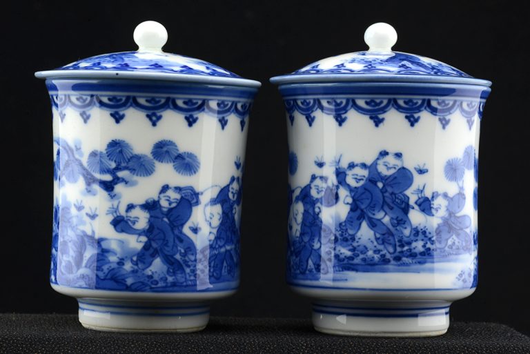 Hirado porcelán teáscsésze pár