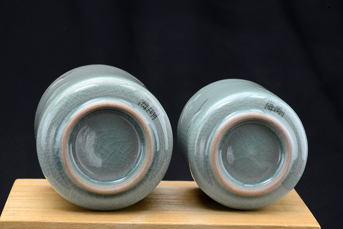 Koreai-celadon-teascsesze-par-Korean-Living-National-Human-Treasure-Yu-Hegan-celadon-tea-cup-pair.