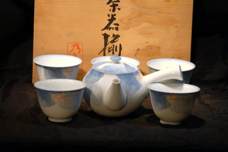 Noritake kézzel festett japán teáskészlet