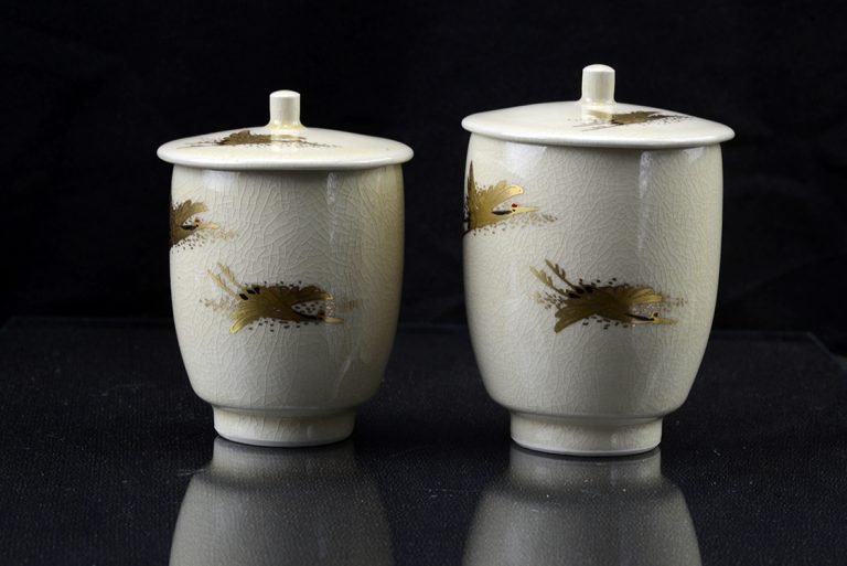 Satsuma Kézzel festett aranyozott porcelán teáscsésze pár