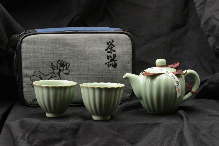 Celadon utazó teáskészlet
