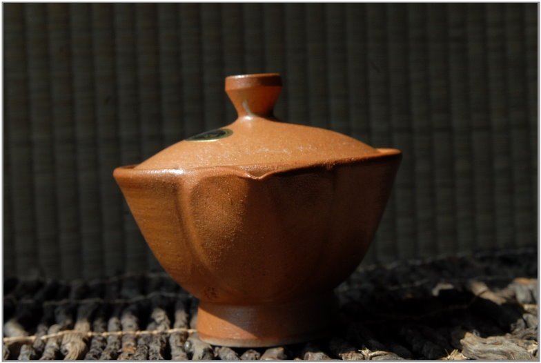 Nishishige Kura fatüzes Shigaraki teáskészlet