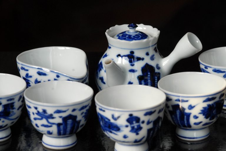 toru u kyotói festett porcelán teáskészlet