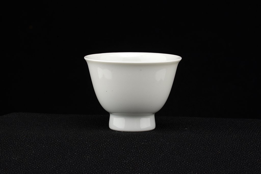 fehér kyotói porcelán teáskészlet