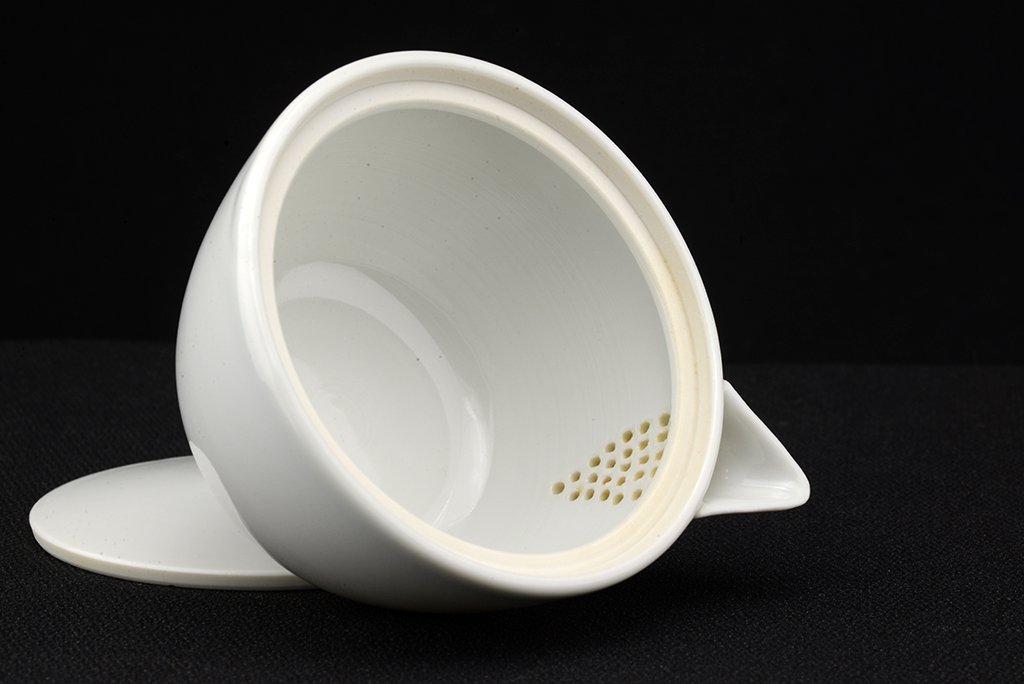 fehér kyotói porcelán teáskészlet