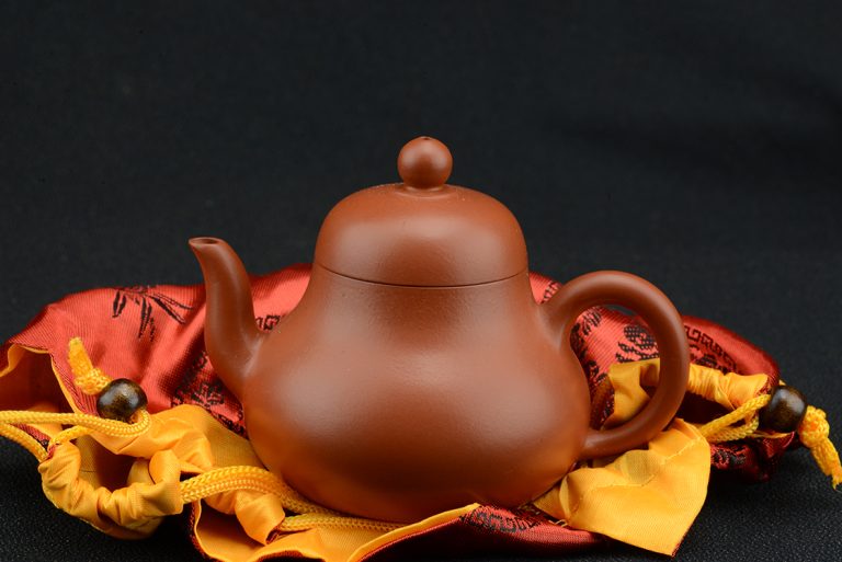 siting yixing teáskanna