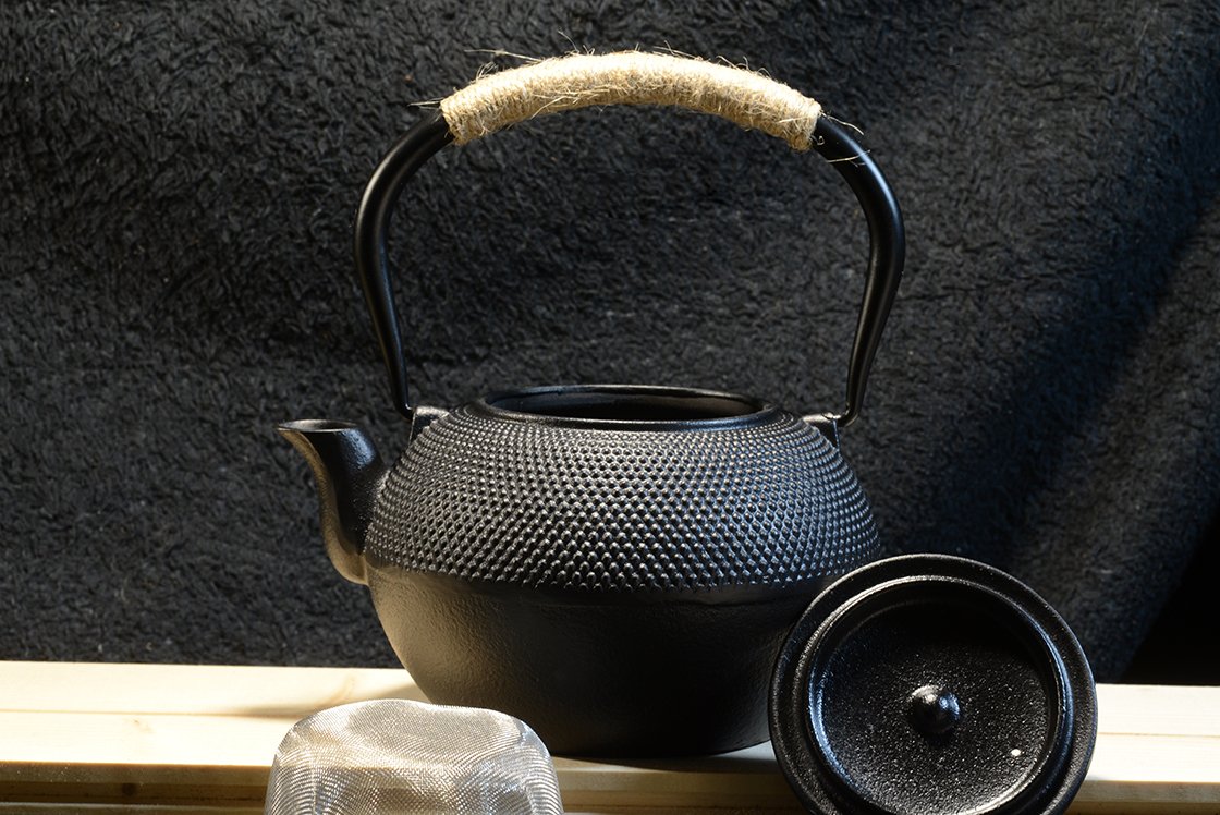 Arare tetsubin öntöttvas teáskanna