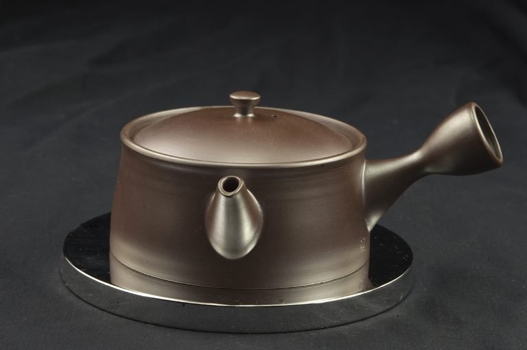 Bíbor Banko yaki teáskanna