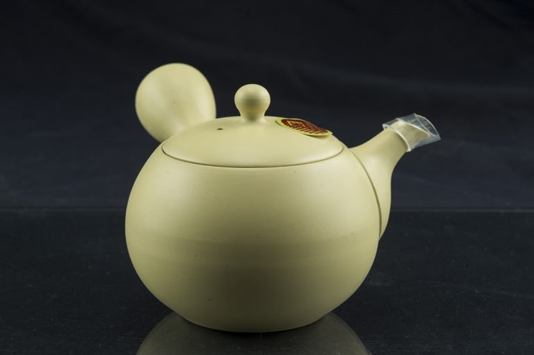 Krémfehér tokoname japán teáskanna