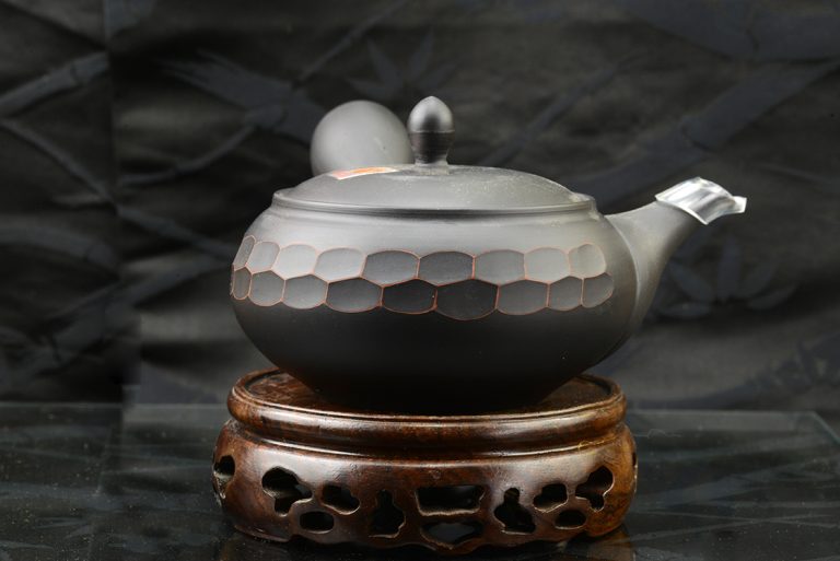 Fémveretes teáskanna