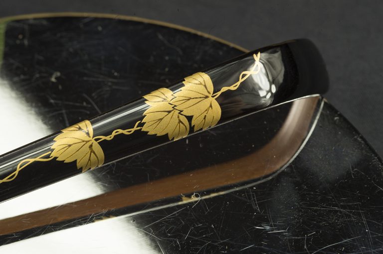 Arany borostyánlevél lakkozott chashaku