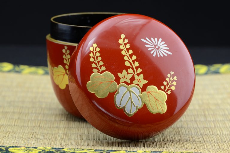 Vörös tavaszi natsume