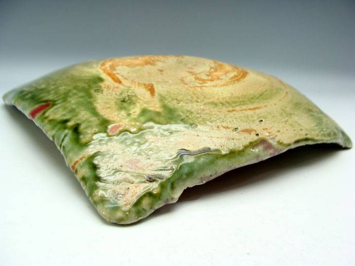 Lefelé gomolygó Oribe tálca