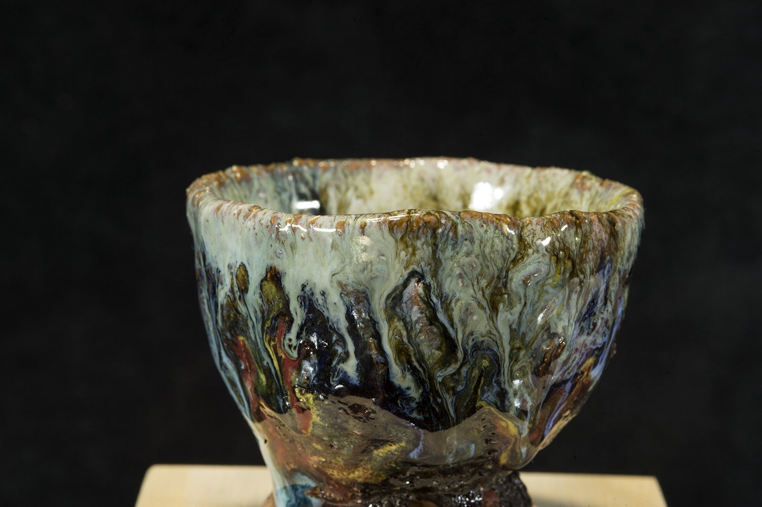 Színpompás teáscsésze