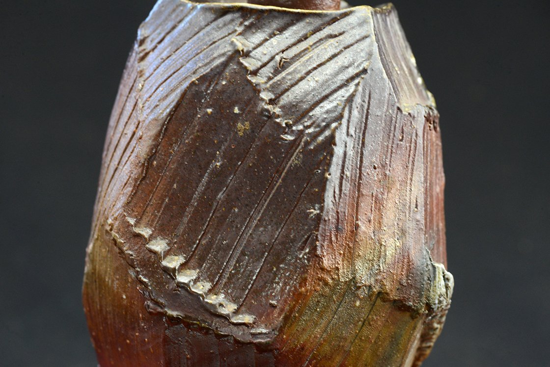 Hisamoto Koichi szaké kiöntő