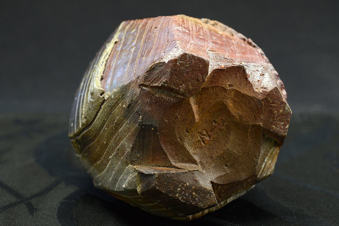 Hisamoto Koichi szaké kiöntő