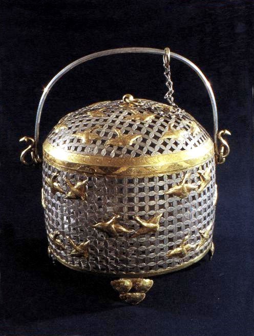 Teatároló és melegítő doboz