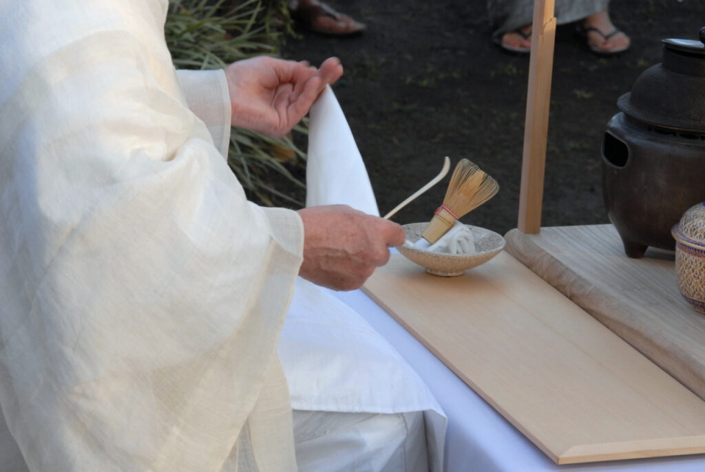 Bisgaard Sensei bali teaszertartás