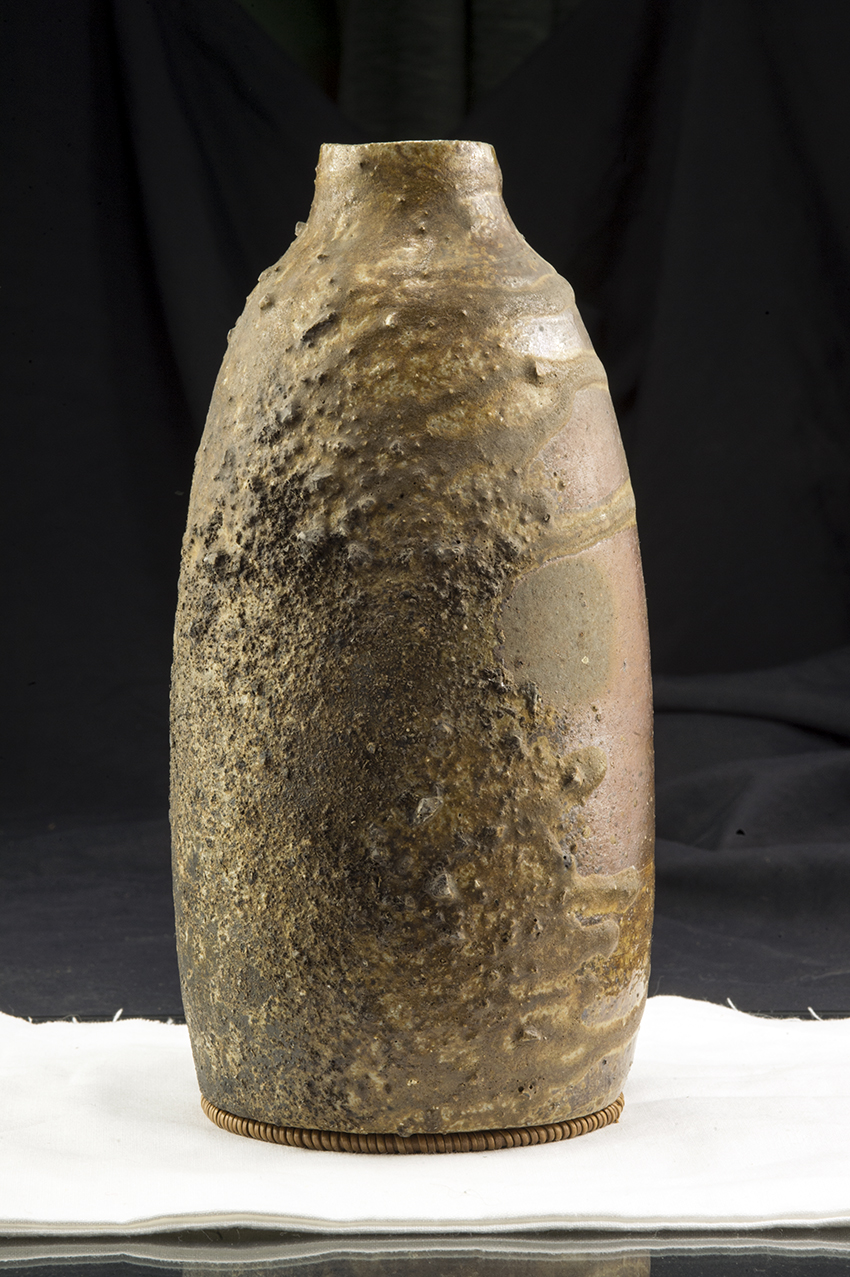 Fatüzes bizen virágváza