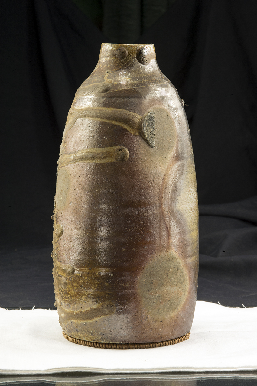 Fatüzes bizen virágváza