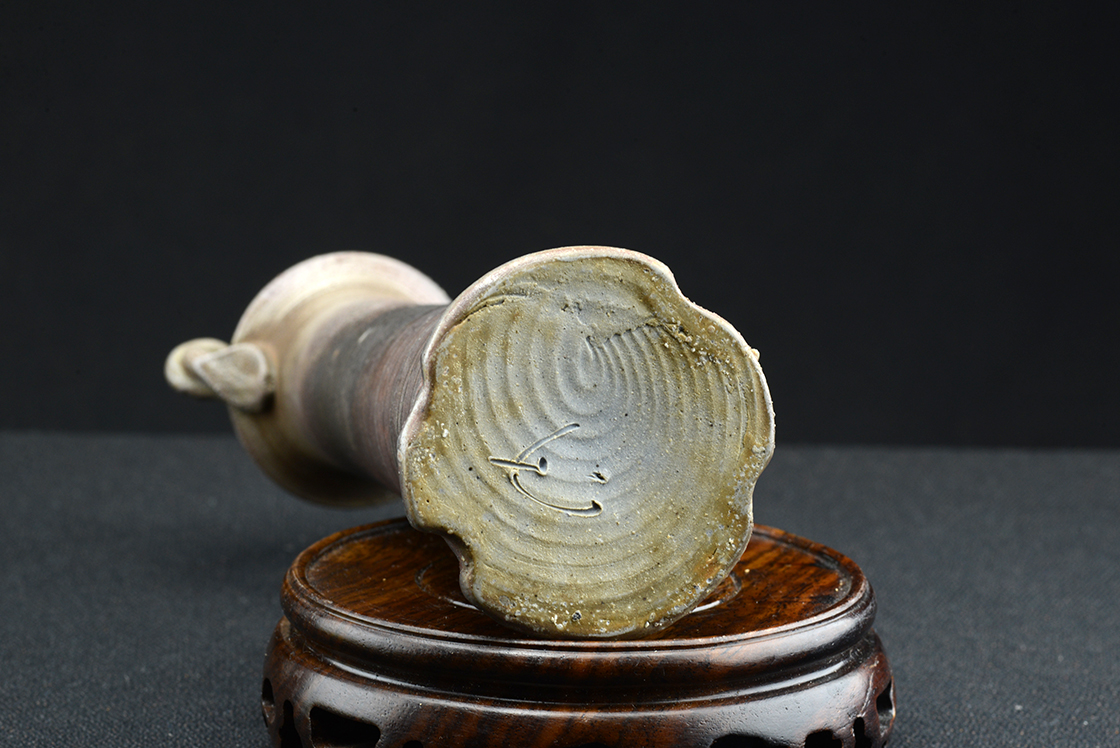 Csavart bizen virágváza