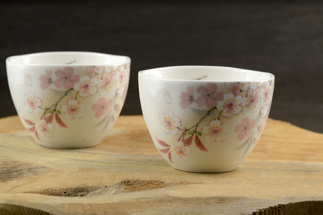 Sakura porcelán kézzel festett teáscsésze készlet