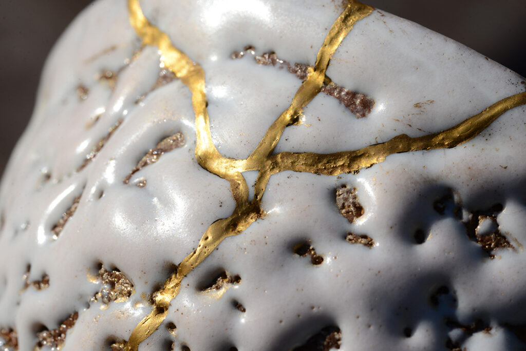 kintsugi: aranyozott sebhelyek