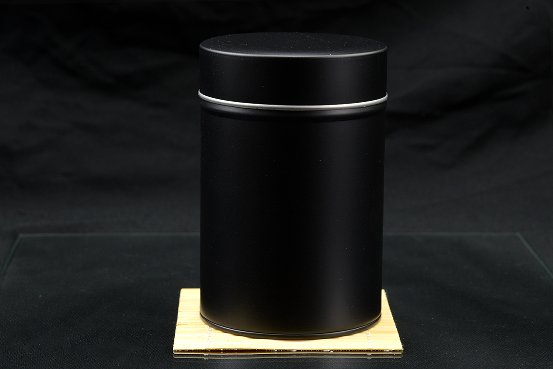 Minimál fekete teatartó