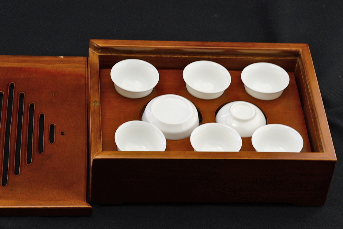 Utazó teáskészlet