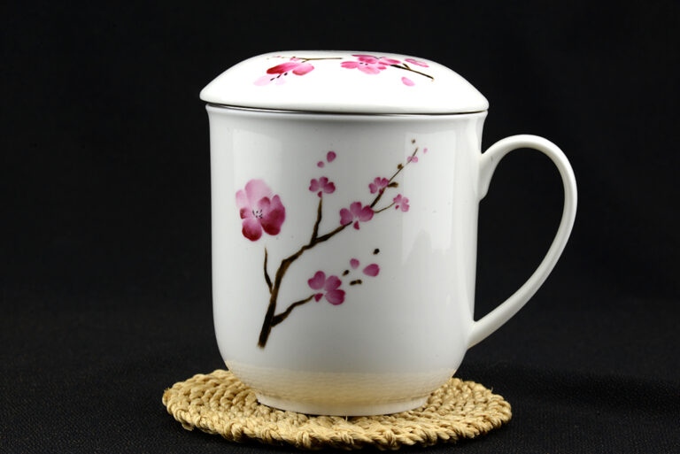 Sakura szűrős porcelán bögre